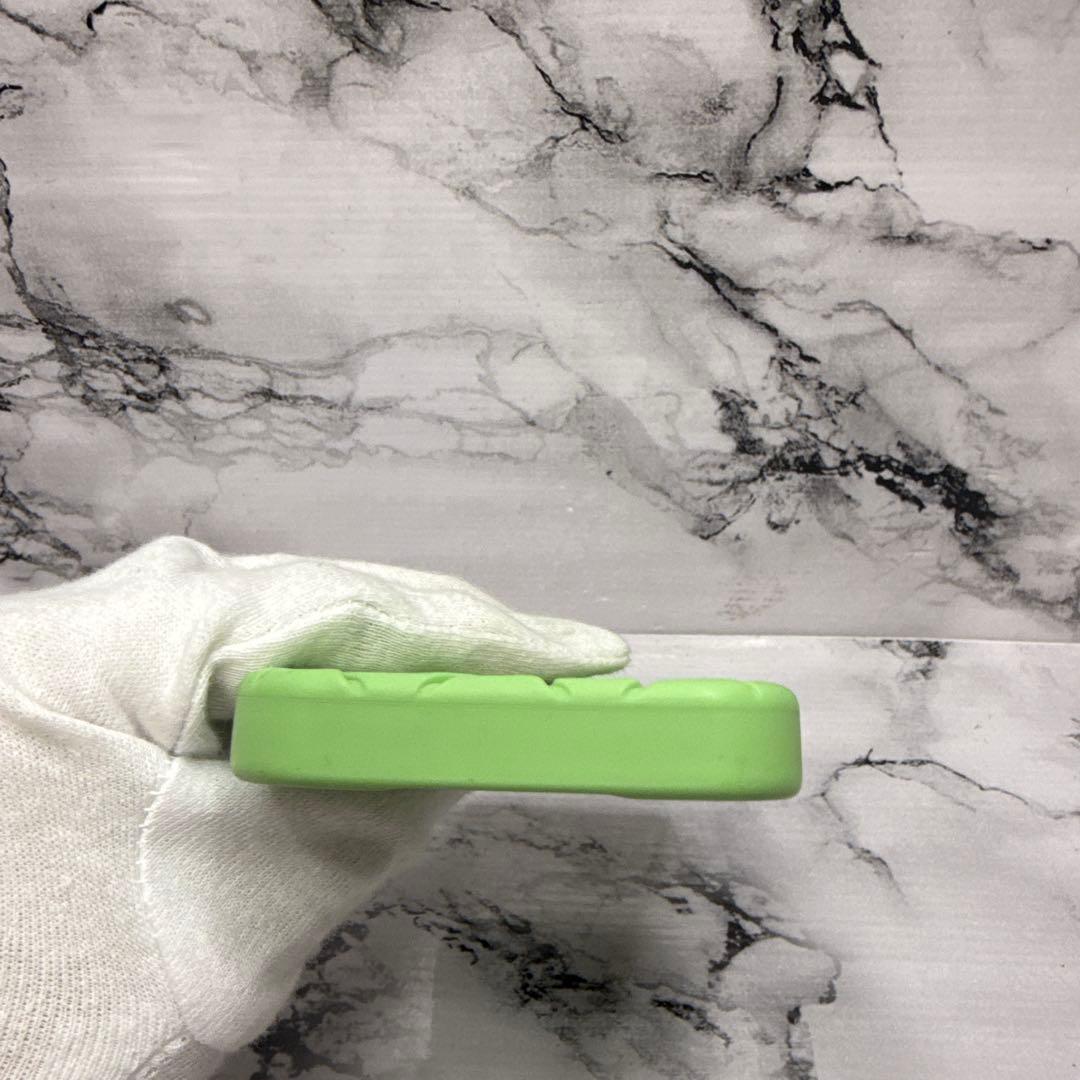 (極美品)大人気、ボッテガ、iPhoneケース、13プロ用、イントレチャート、緑