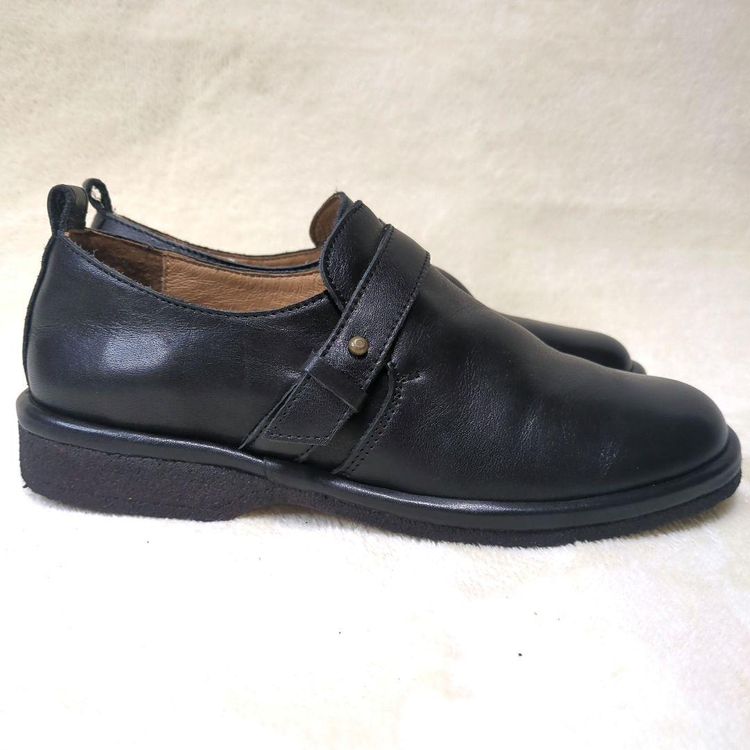 SAYA【美品】23.5 ベルトデザイン スリッポンシューズ レザー　黒