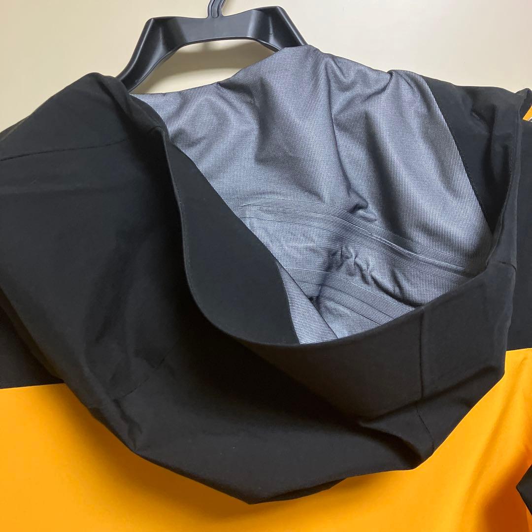 し*た様 THE NORTH FACE マウンテンパーカー 黒/黄