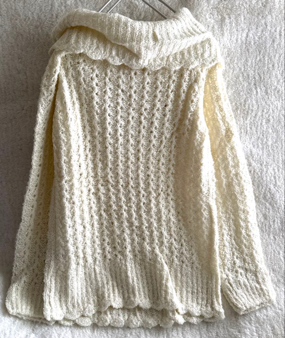 【訳あり特価】リズリサ　オフショルオフホワイト セーターLIZ LISAリボン付