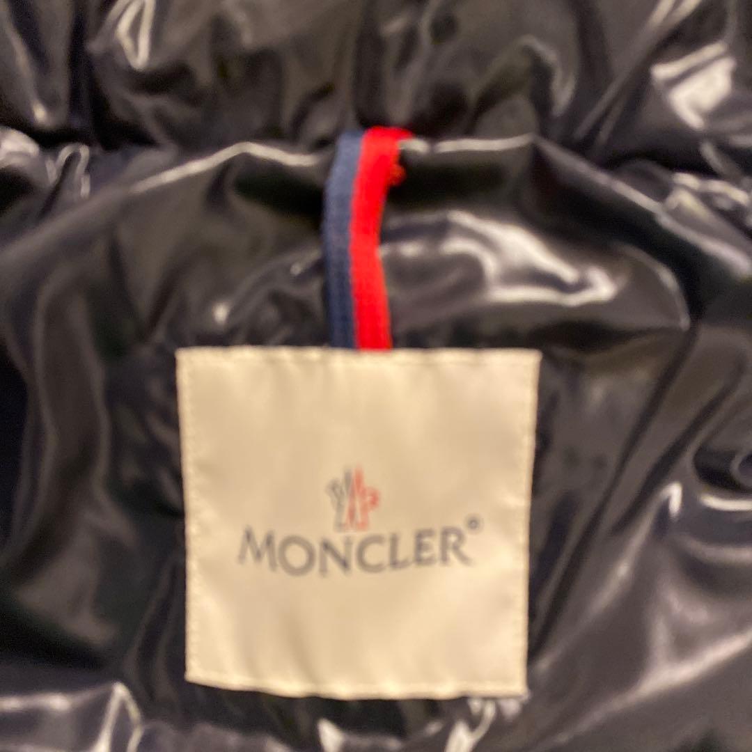 MONCLERダウンベスト