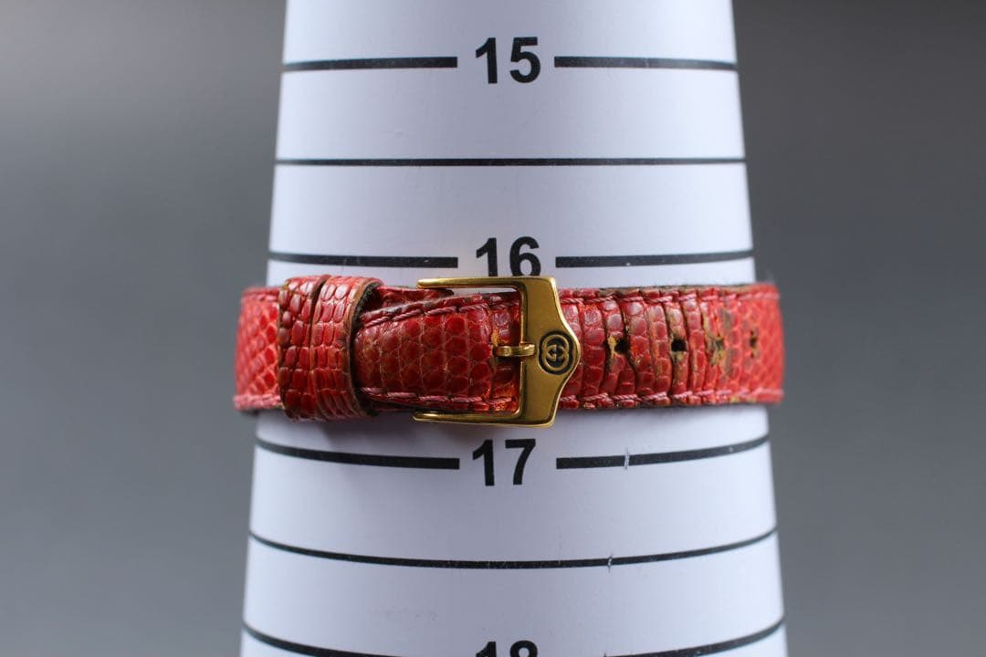 稼働 グッチ 6300L ホワイト クオーツ レディース 腕時計