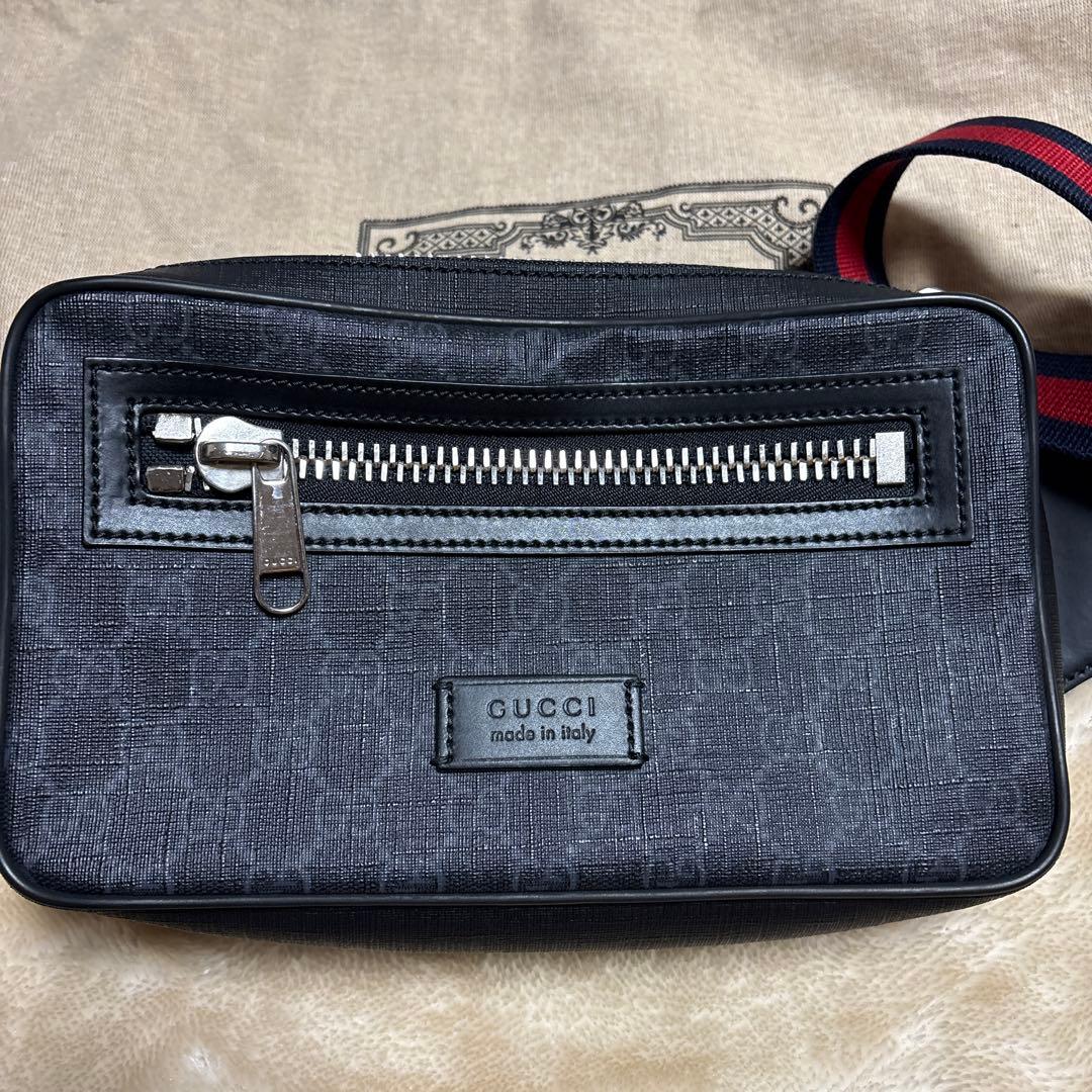 GUCCI ブラックボディバッグ 保存袋付き