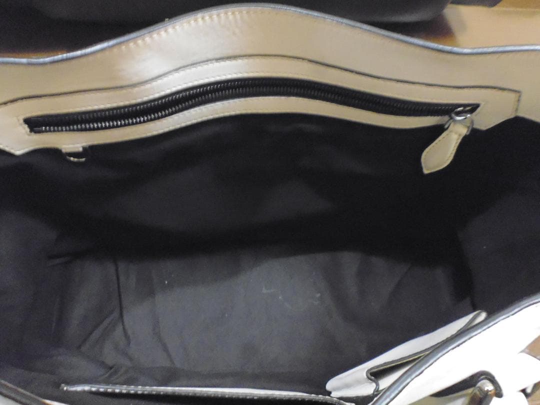 希少　限定品　ベルルッティ　トゥジュール　白　カリグラフィー　トートバッグ