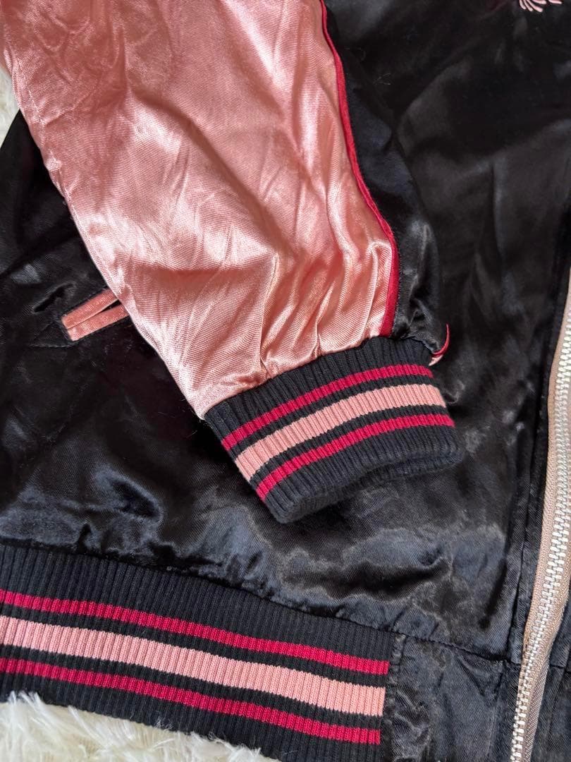 刺繍 サテン スカジャン ブラック ピンク 金魚 リバーシブル 花旅楽団 XL