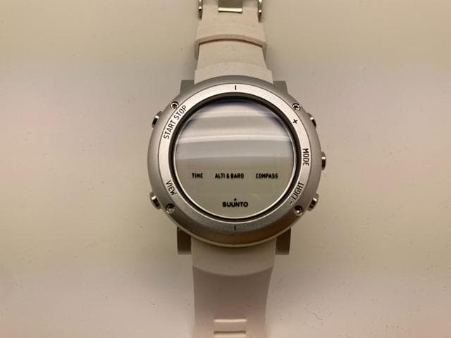 SUUNTO CORE(スント コア) ピュアホワイト 電池2個付き