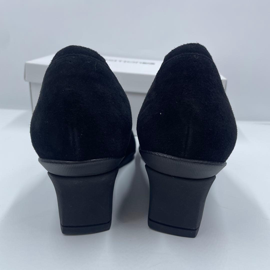 『未使用』コンポジション9 パンプス　リボン　ブラックスエード 四角バックル25