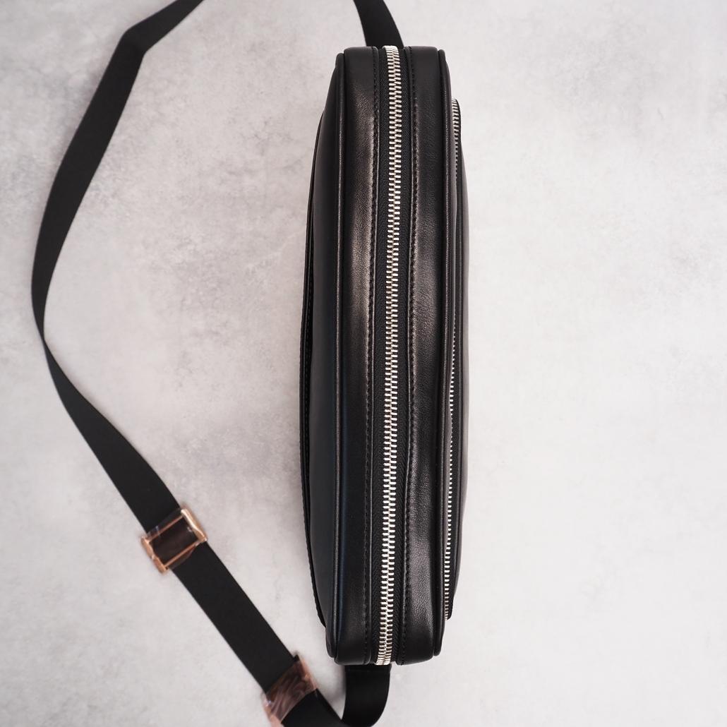 25年最新 タグ、袋付き未使用 DUNHILL ショルダーバッグ 定価16万円