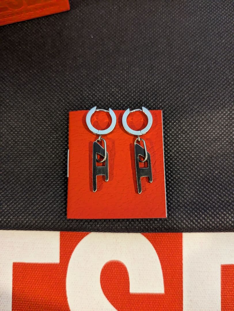 DIESEL 美品2個セット Dロゴ 両耳用ピアス