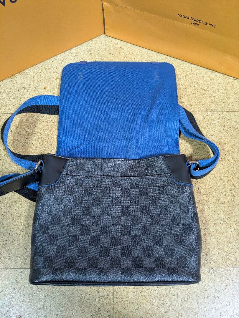 Louis Vuitton ルイ・ヴィトン ディストリクト PM