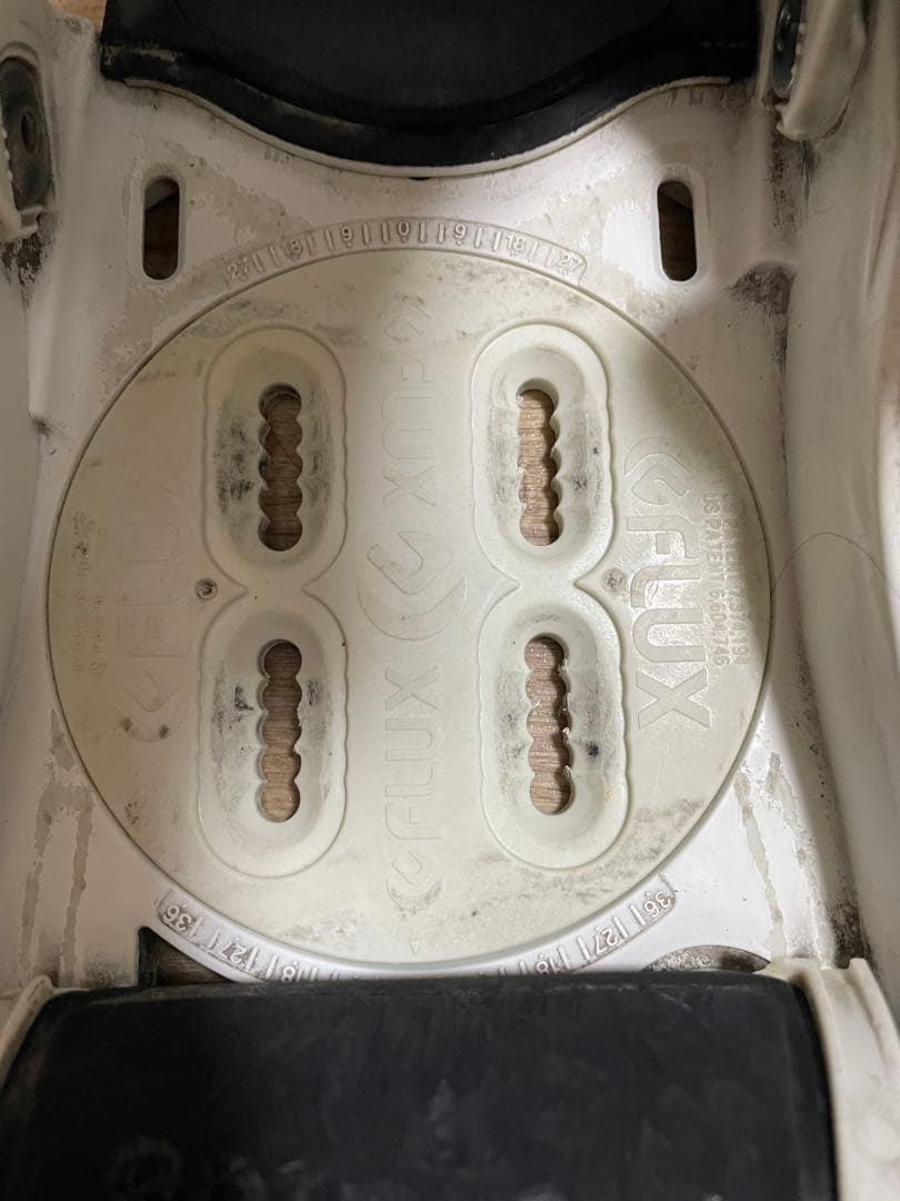 FLUX　XF　WHITE　Ｍサイズ