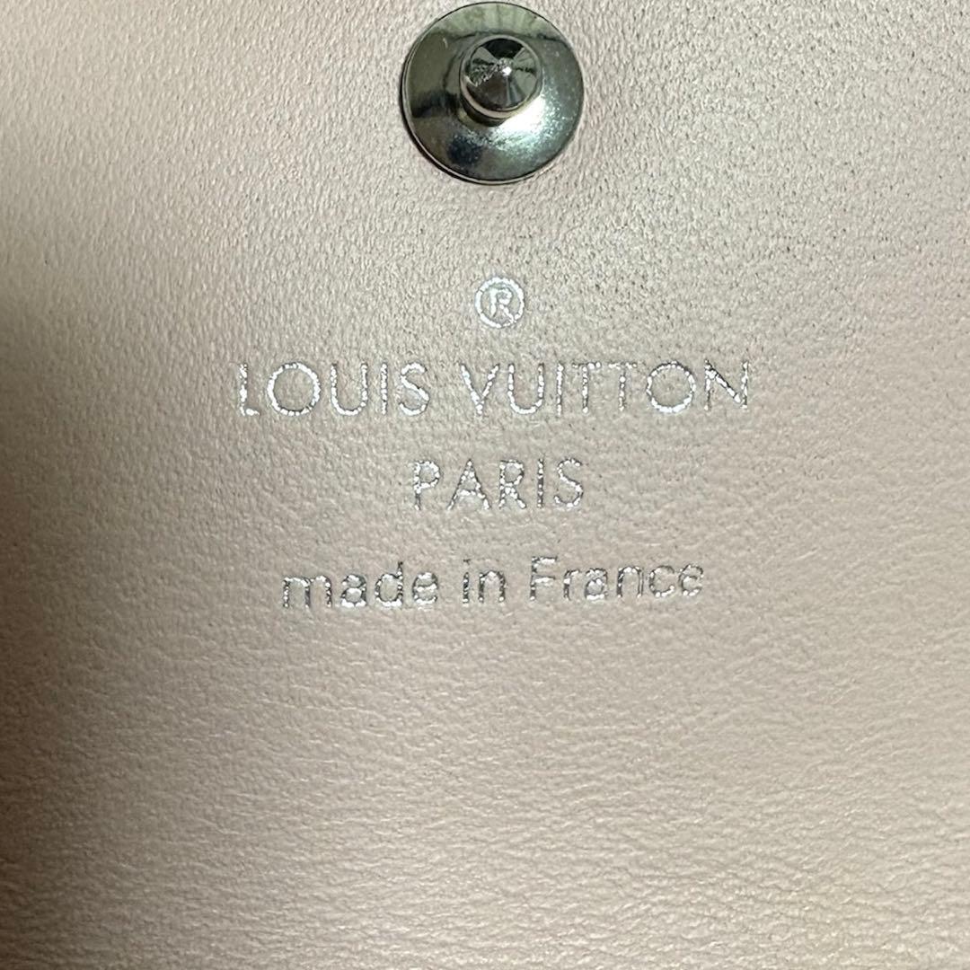 ルイヴィトン キーケース マヒナ キーホルダー