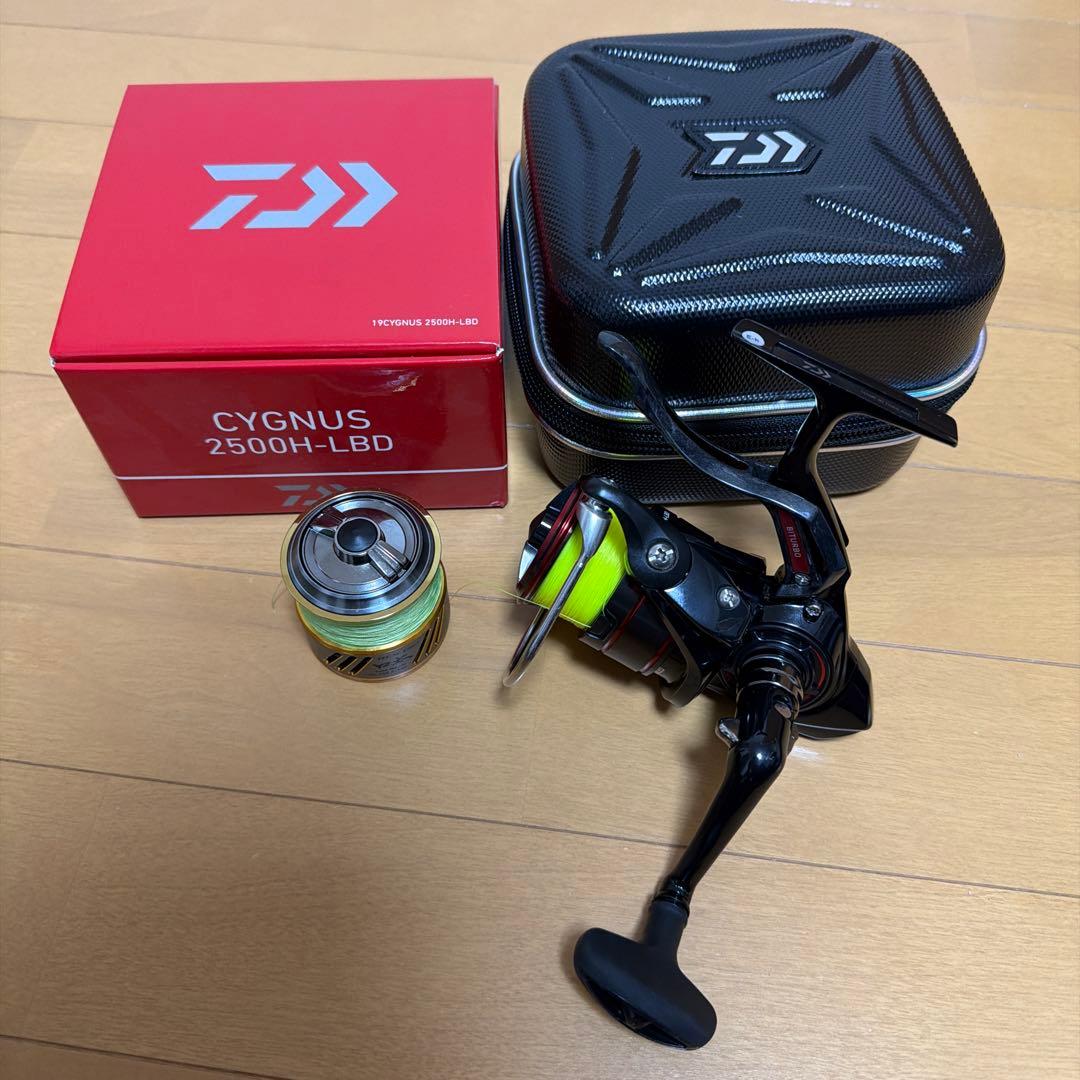 ダイワ CYGNUS 2500H-LBD スピニングリール