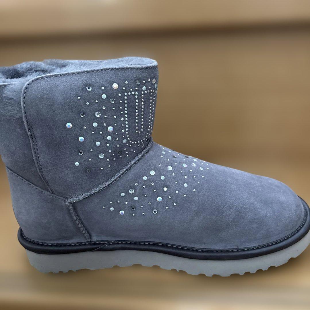 未使用　UGG ショートブーツ　25cm