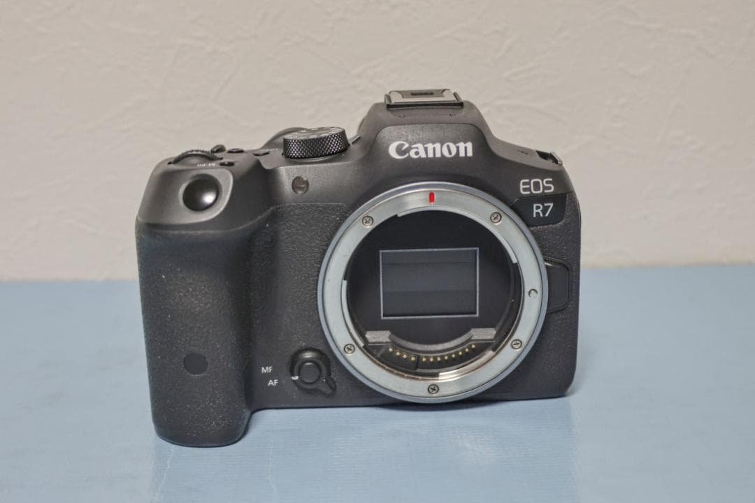 CANON　EOS R7　ボディー