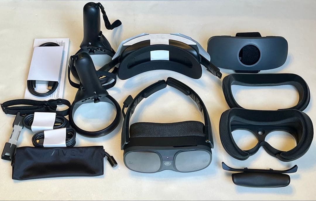 ほぼ新品 HTC VIVE XR Elite デラックスパックエディション