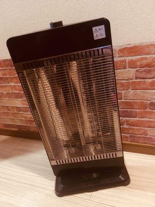 美品♡スタイリッシュ♡カーボンヒーター♡
