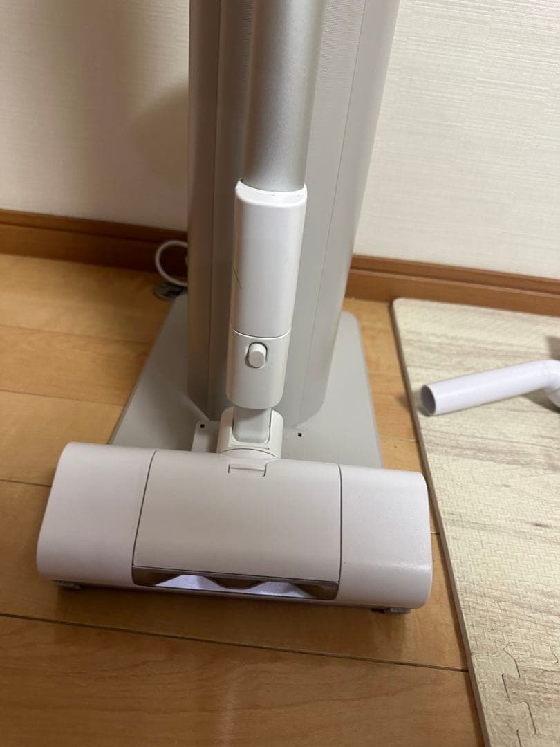 【中古美品・動作確認済】パナソニック 充電式掃除機 MC-NX810KM