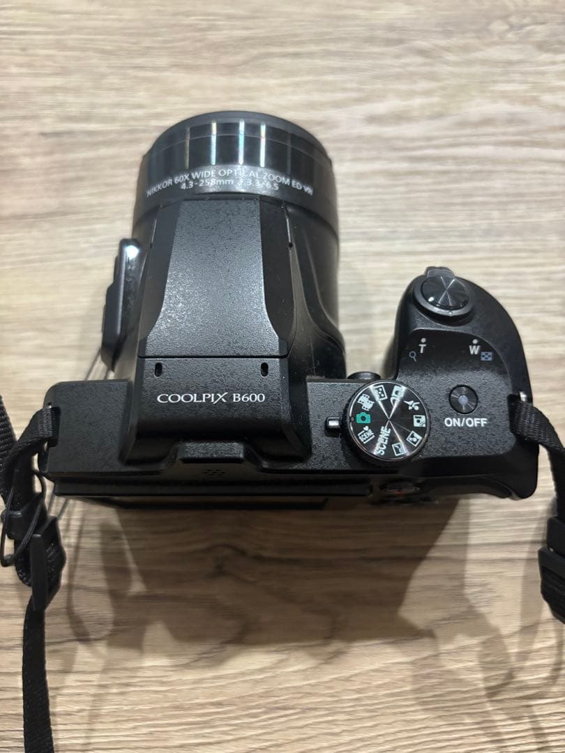 超美品！Nikon COOLPIX B600 デジタルカメラ