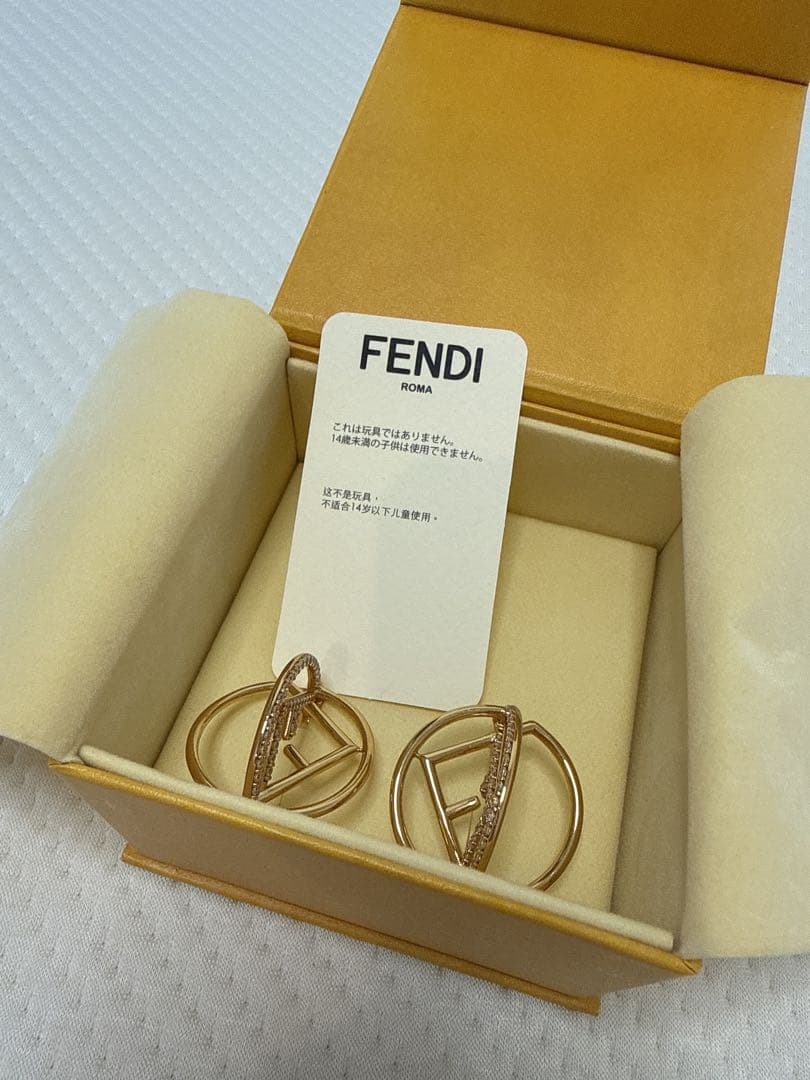 【Rinoさま専用】FENDI ゴールド フープピアス ラインストーン ロゴ
