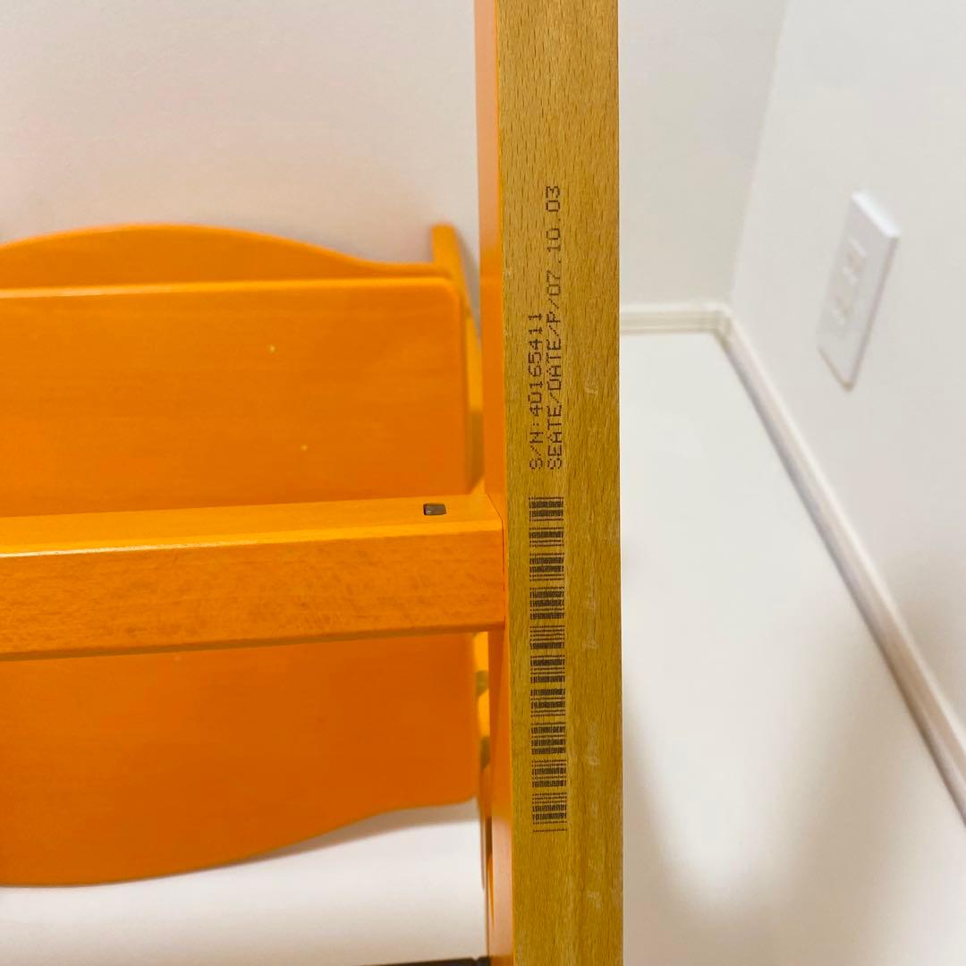 ♢美品♢STOKKE トリップトラップ シリアル4 廃盤色 オレンジ　ハイチェア
