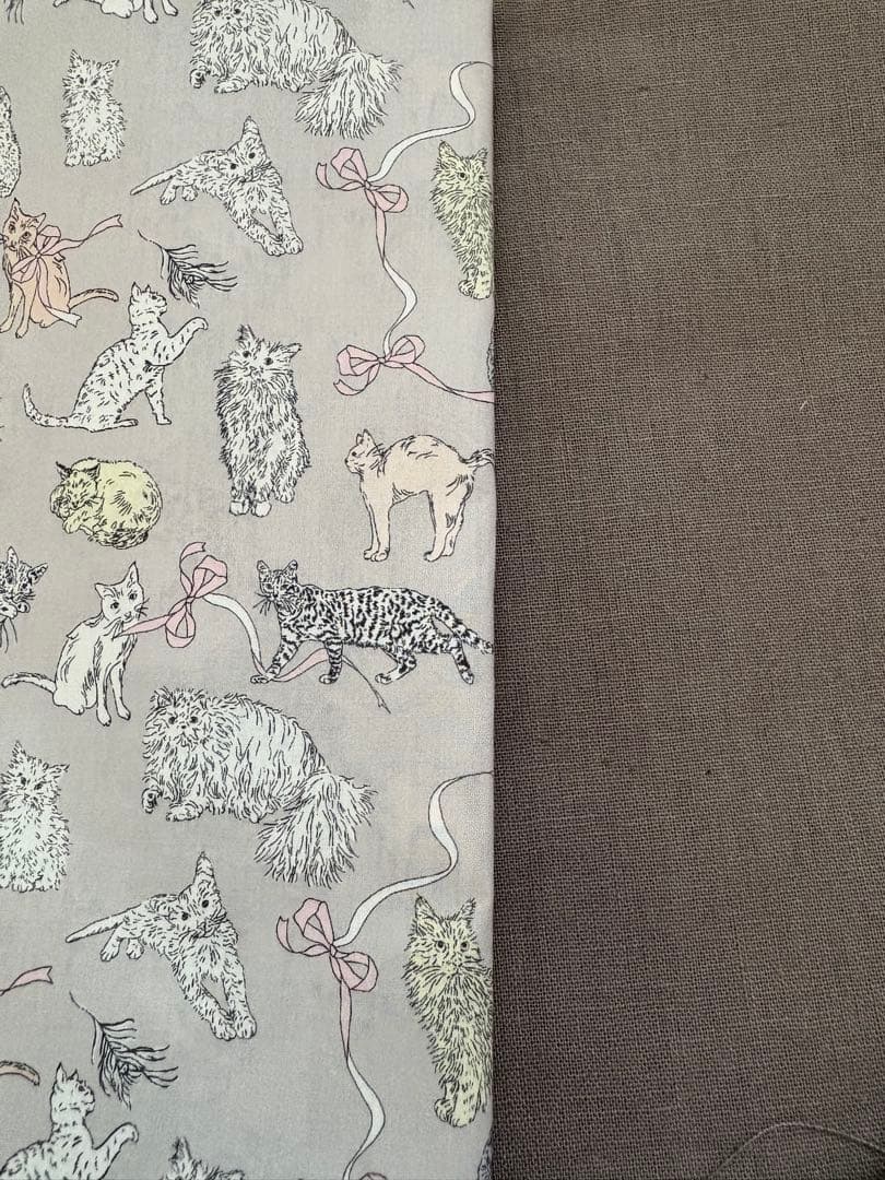 kona様オーダー 縦型フリルキルトトートバッグ　コーアンドエイト　黒グレー