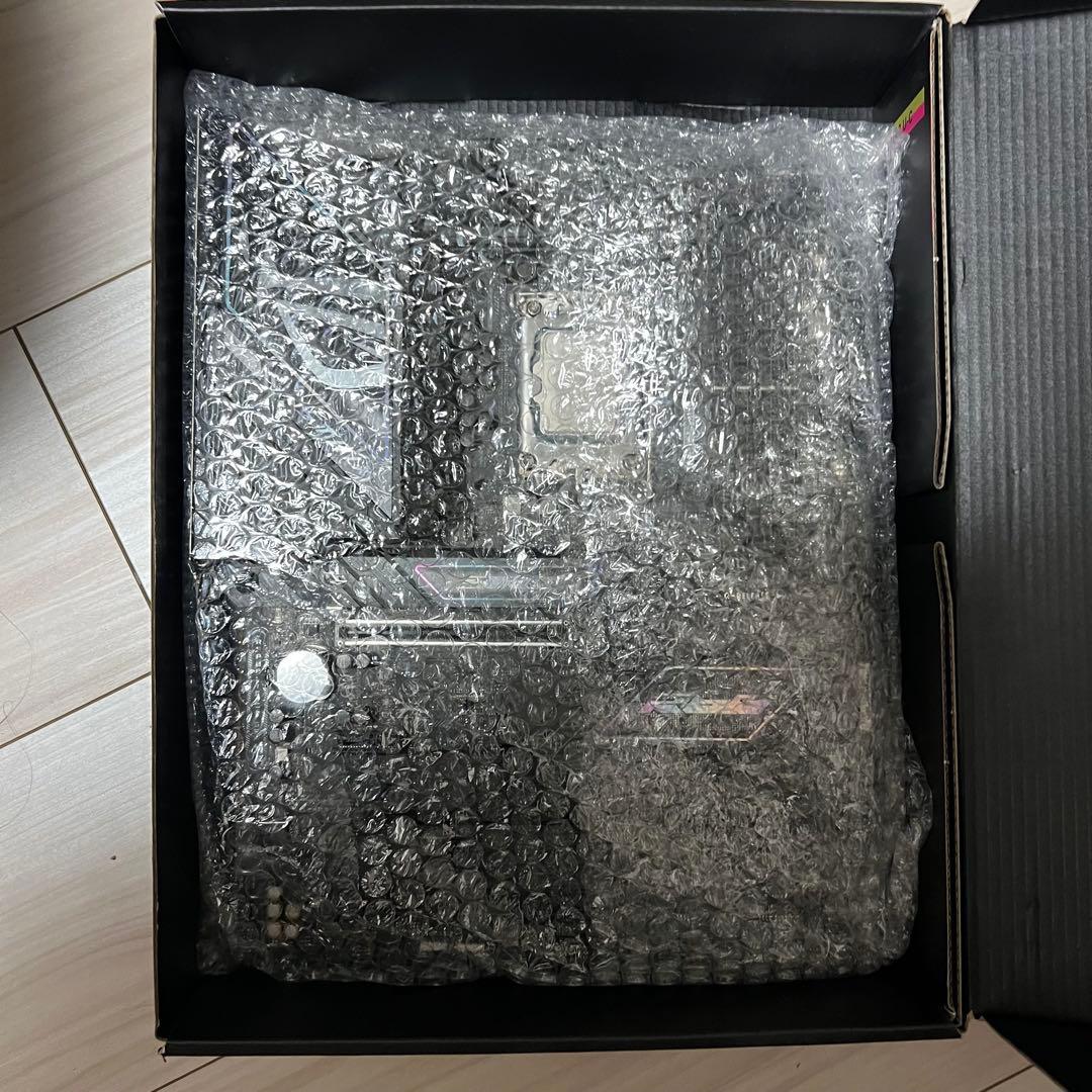 ROG STRIX Z790-F GAMING WiFi ＋i7-13700KF