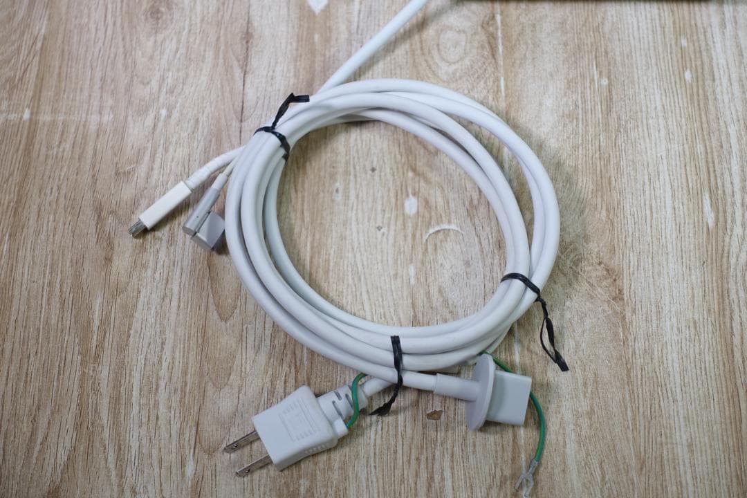 ディスプレイ・モニター本体 Apple ThunderboltDisplay27 /A1407