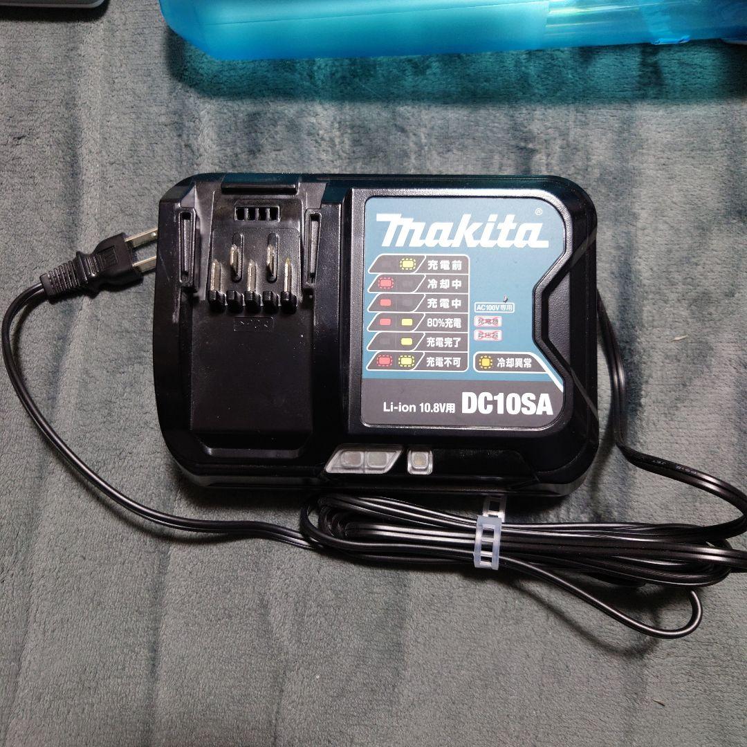 マキタ 充電式クリーナ CL108FD コードレス掃除機　バッテリー2A充電器付