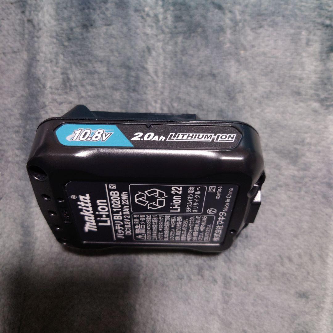 マキタ 充電式クリーナ CL108FD コードレス掃除機　バッテリー2A充電器付