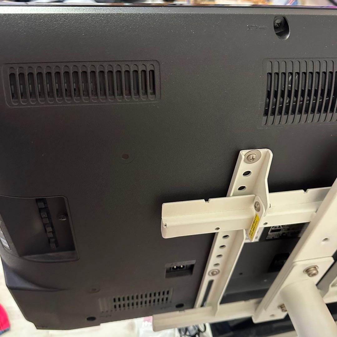 Panasonic パナソニック　TH-32F300 スタンド付き　2018年