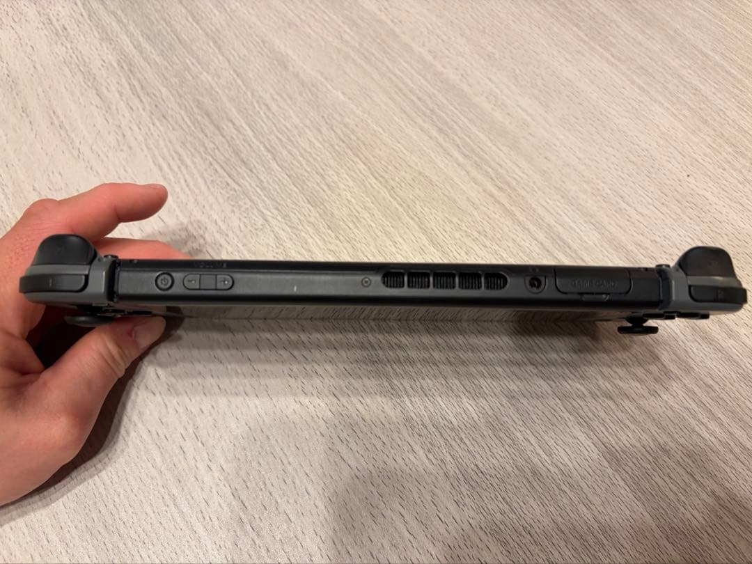 ア*ン様 NINTENDO SWITCH 本体 付属品 ケース付き　液晶保護シー