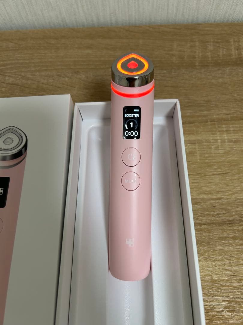 メディキューブ　美顔器　ブースタープロ　ピンク