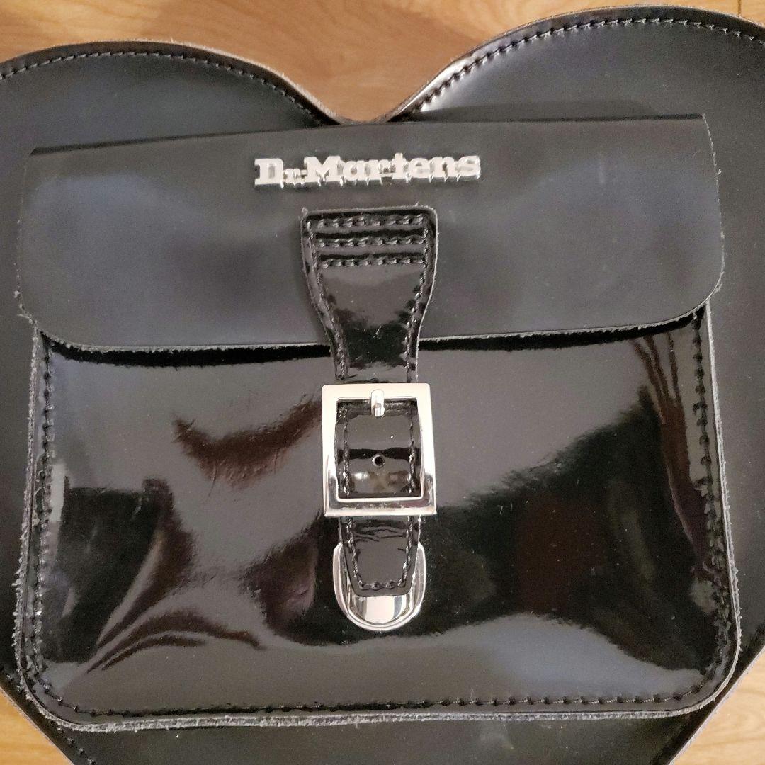 Dr.Martens ハート型黒バックパック