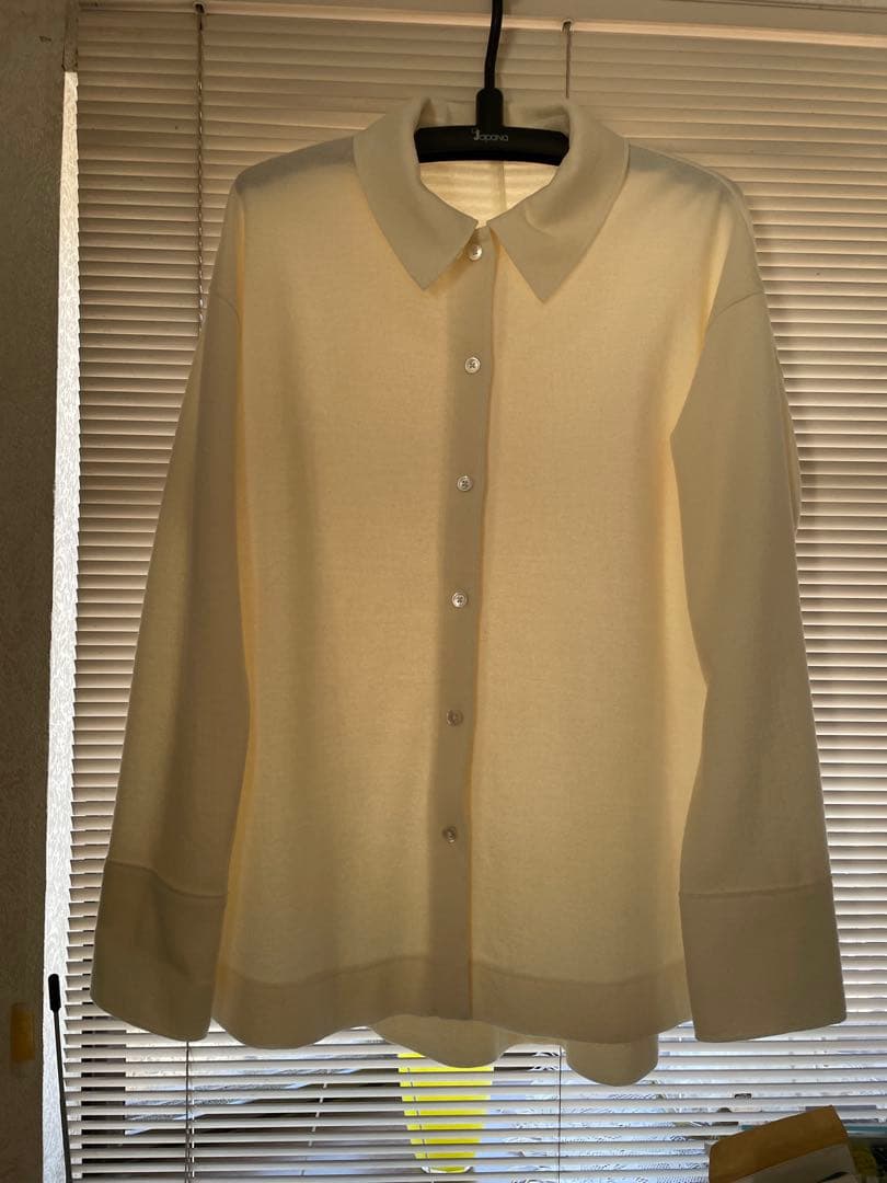 RHERE ウールブラウス　アイボリー