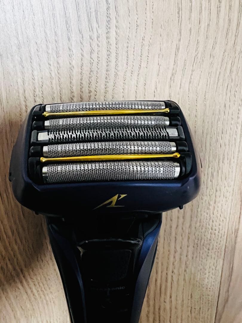 美品 Panasonic メンズシェーバー ES-CLV7E 髭剃り メンズ