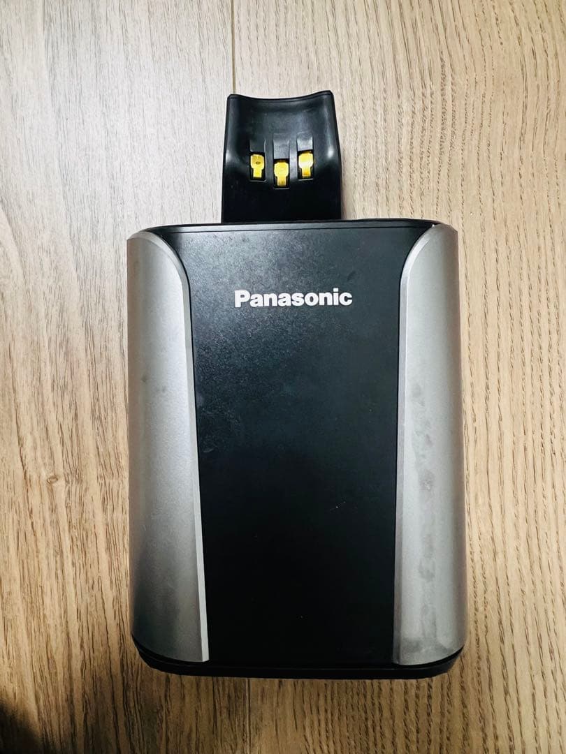 美品 Panasonic メンズシェーバー ES-CLV7E 髭剃り メンズ