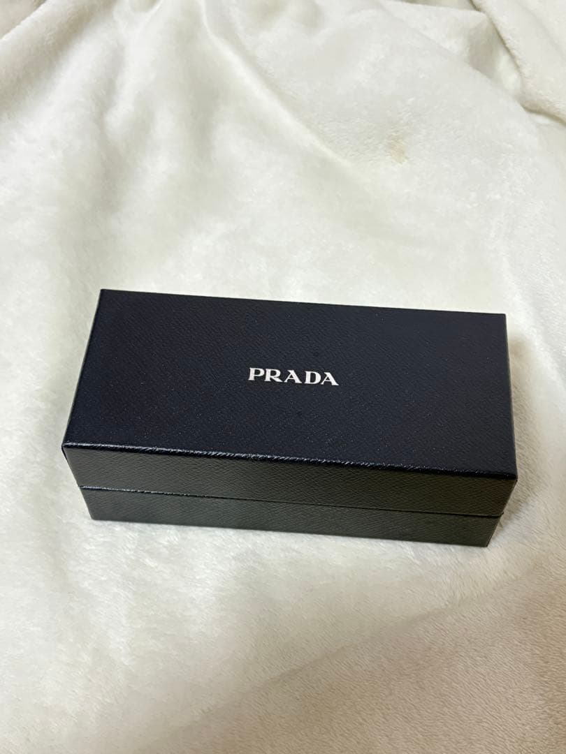 PRADA ラウンドサングラス グレー レンズ
