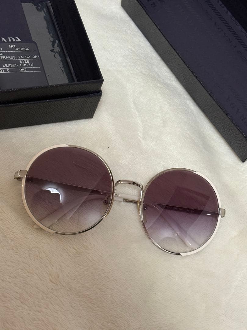 PRADA ラウンドサングラス グレー レンズ