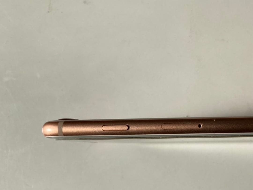 iPhone 8ゴールド 本体 美品