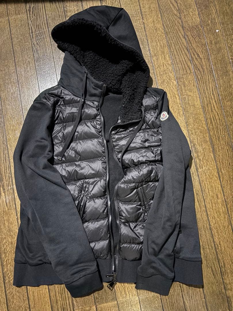 モンクレール ブラック フード付き アウター