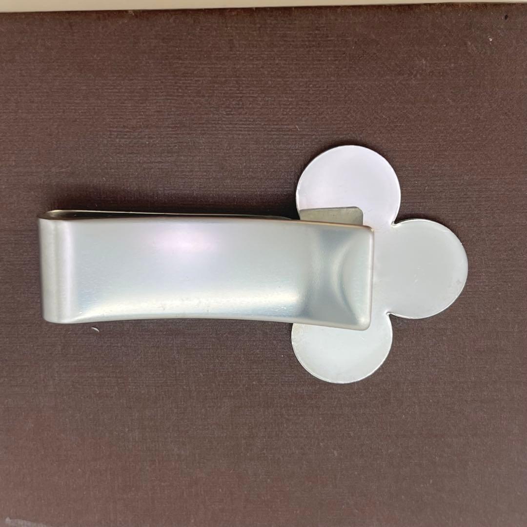 ルイヴィトン　マネークリップ　フラワー　シルバー　箱