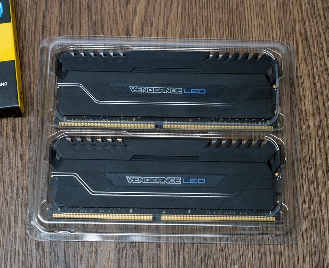 メモリー Corsair Vengeance LED DDR4 32GB 3000MHz