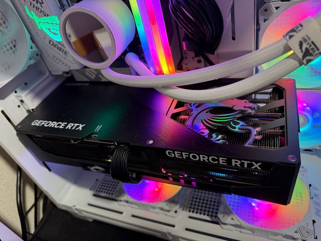 グラフィックボード・グラボ・ビデオカード MSI GeForce RTX 5090 Gaming Trio