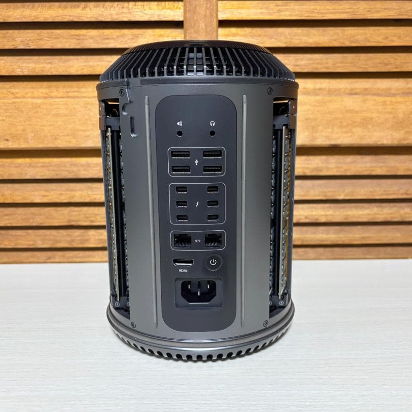 Mac Pro(Late 2013)　 3.5GHz・32GB・500GB