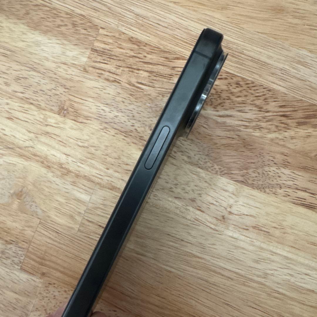 美品Apple iPhone 15 Pro 256GB バッテリー最大容量92％