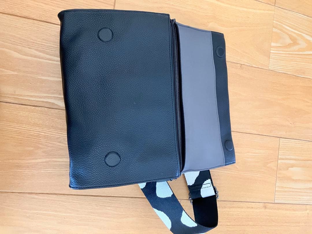 ear PAPILLONNER 柄ワイドテープショルダーバッグ