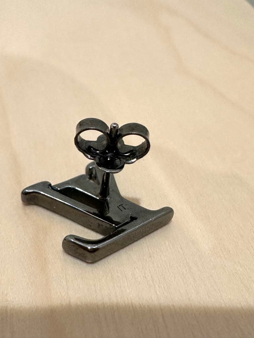 ルイヴィトンピアス ブックル・モノグラム ビーズ M00320