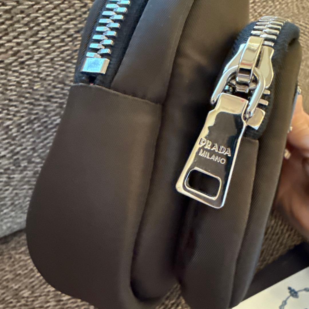PRADA⭐️ナイロンカーゴ　クラッチ　バッグ　カーキ