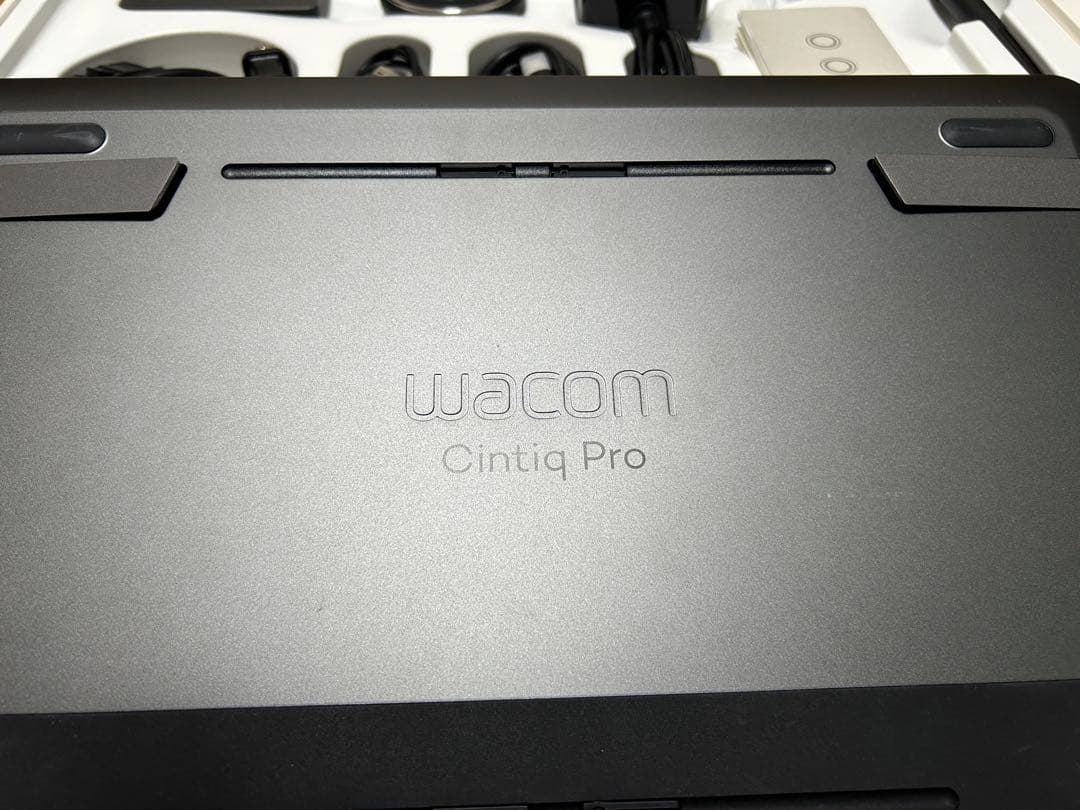 Wacom Cintiq Pro 液晶ペンタブレット